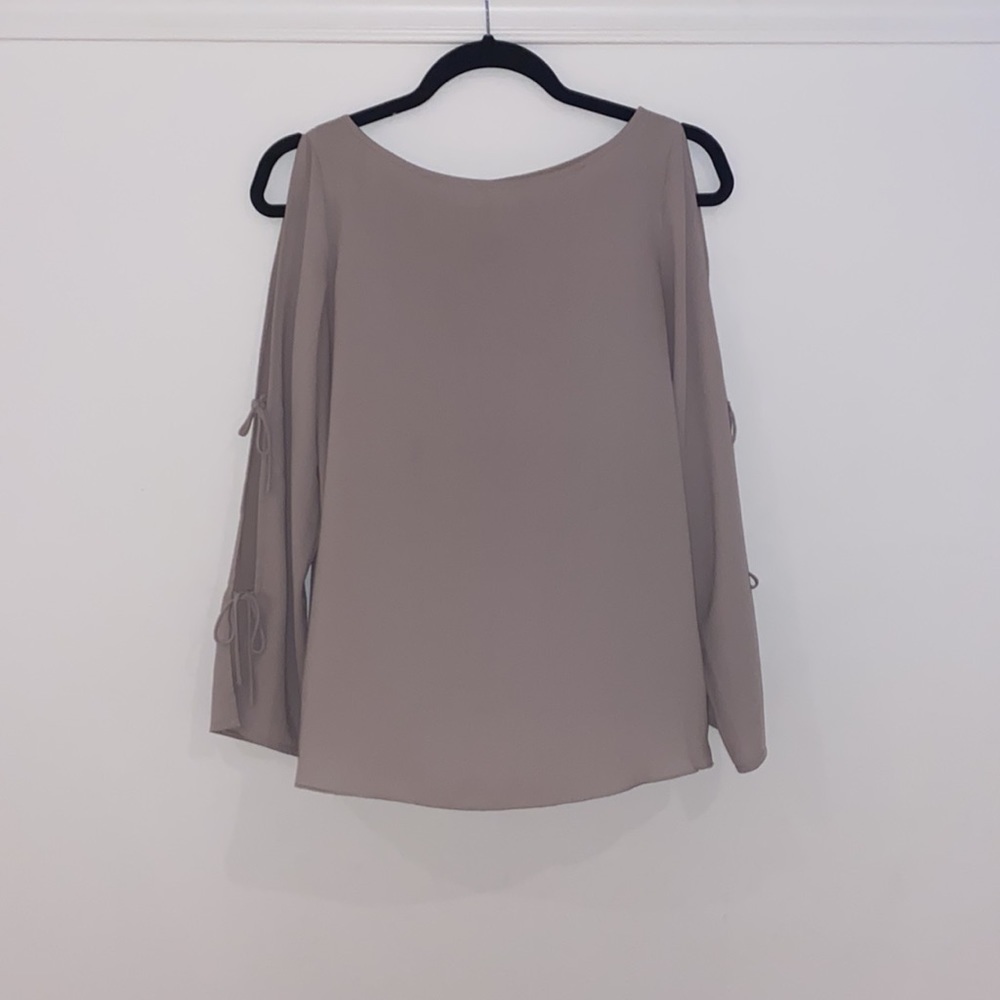 Aritzia Wilfred Pozzi drapey Blouse Long tied Sleeve with silk Size XS - Picture 4 of 12
